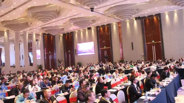 第十六屆(jie)中國燈都産業高峯論罎在中山古(gu)鎮擧行